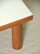 Taula de centre de fusta i fórmica