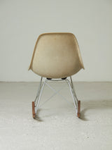 Mecedora infantil de ferro, fusta i fibra de vidre