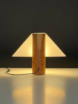 Làmpada de sobretaula en pi i metacrilat