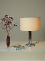 Làmpada de sobretaula cromada amb pantalla de lli