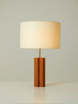 Lámpara de sobremesa de pino y lino