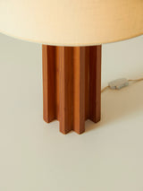 Lámpara de sobremesa de pino y lino