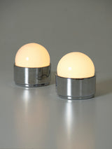 Làmpada de sobretaula de ferro cromat i opalina