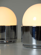 Làmpada de sobretaula de ferro cromat i opalina