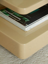 Mesa de centro de fibra de vidrio rectangular baja