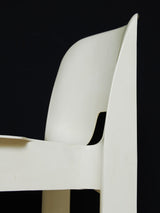 Cadira de plàstic blanca