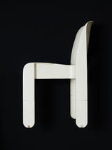 Cadira de plàstic blanca