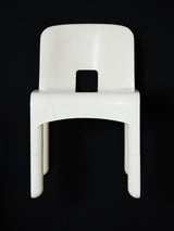 Cadira de plàstic blanca