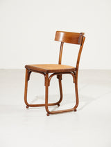 Silla de madera curvada y rejilla