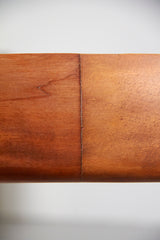 Juego de cuatro sillas de madera y piel