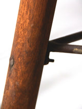 Pareja de taburetes altos de madera y hierro