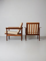 Pareja de butacas tapizadas en blanco