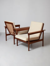 Pareja de butacas tapizadas en blanco