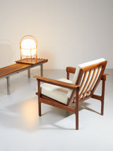 Pareja de butacas tapizadas en blanco