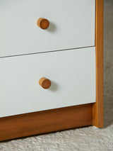 Calaixera de roure i fòrmica blanca