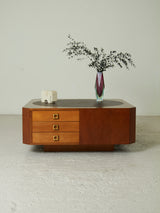 Mesa de centro cuadrada de madera, piel y latón