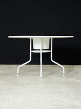 Taula rodona de ferro lacat i fibra de vidre