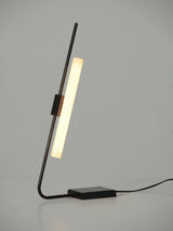 Làmpada de sobretaula postmoderna de ferro i llumenera