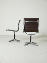 Pareja de sillas EA105