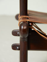 Sillón de madera y cuero