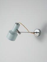 Aplique de hierro cromado y blanco