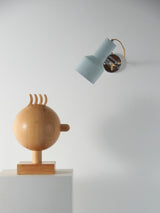 Aplique de hierro cromado y blanco