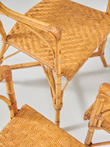 Juego de cuatro sillas de mimbre