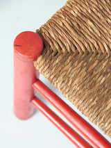 Cadira popular de pi i boga en vermell