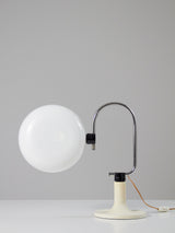 Lámpara de sobremesa de hierro y plástico