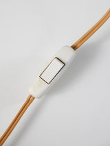 Lámpara de sobremesa de hierro y plástico