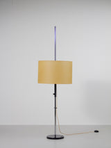 Lámpara de pie y pantalla redonda