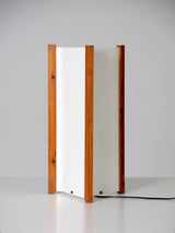 Lámpara de sobremesa en pino y metacrilato II