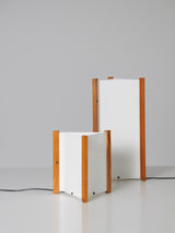 Lámpara de sobremesa en pino y metacrilato II