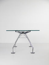 Nomos Table