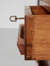 Escritorio de madera y pletina