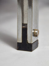 Escritorio de madera y pletina