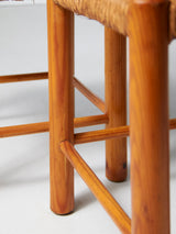 Taburete de pino y enea