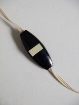 Làmpada de sobretaula francesa amb detalls en llautó