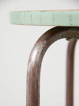 Mesa auxiliar de madera y hierro
