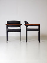 Pareja de sillones de hierro, madera y skay