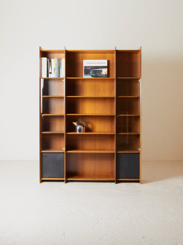 Artona Bookshelf