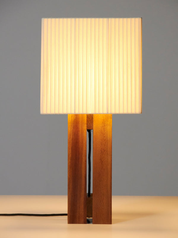 Sólida Table Lamp