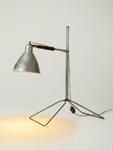 Lámpara de sobremesa de acero y madera regulable