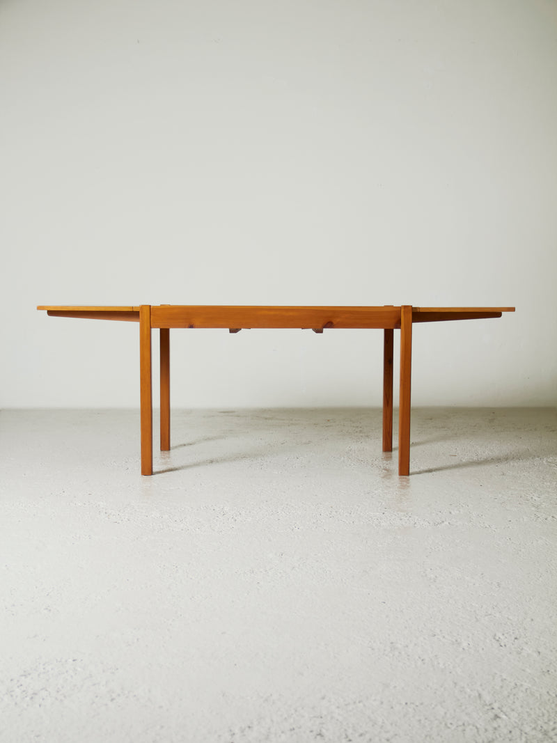 Extendable Pine Dining Table with Wings