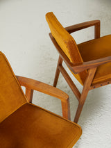 Pareja de sillones de nogal tapizados