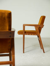 Pareja de sillones de nogal tapizados