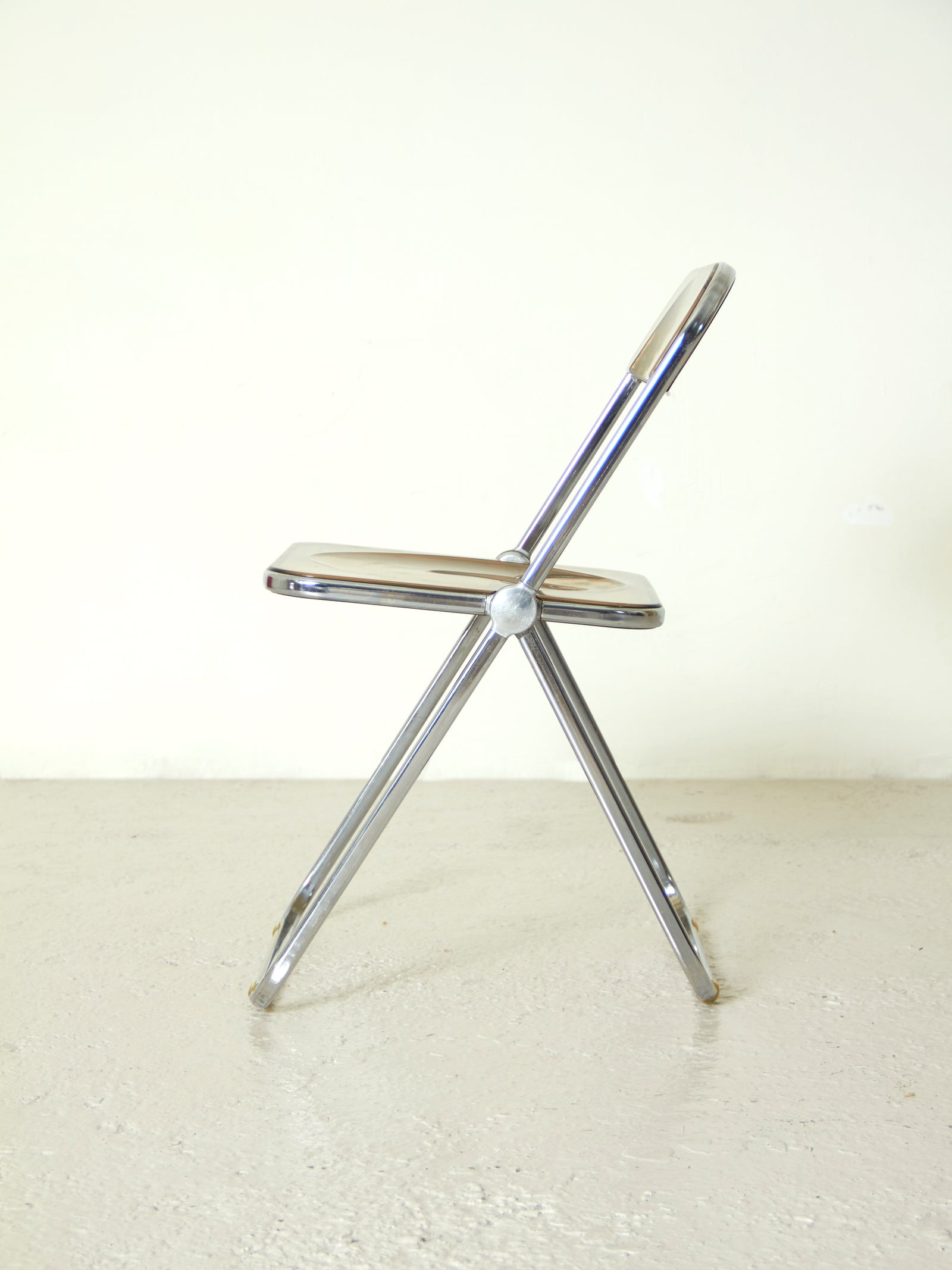 Plia folding chair – Fenix Originals