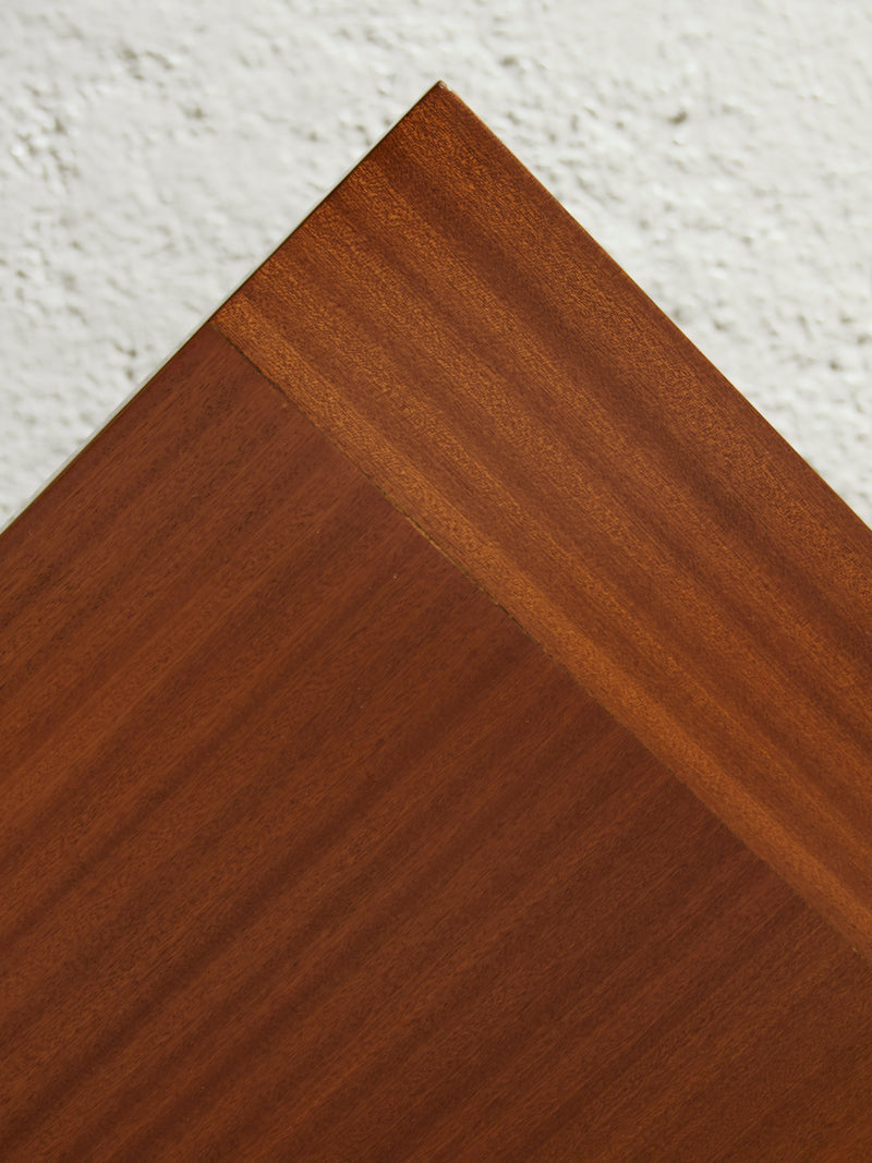 Taula de menjador quadrada de ferro i fusta