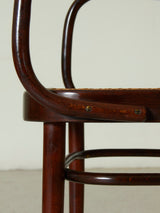 Joc de sis cadires amb braços estil Thonet mod. 811