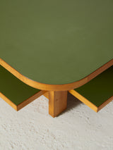 Mesa de centro de pino y fórmica verde